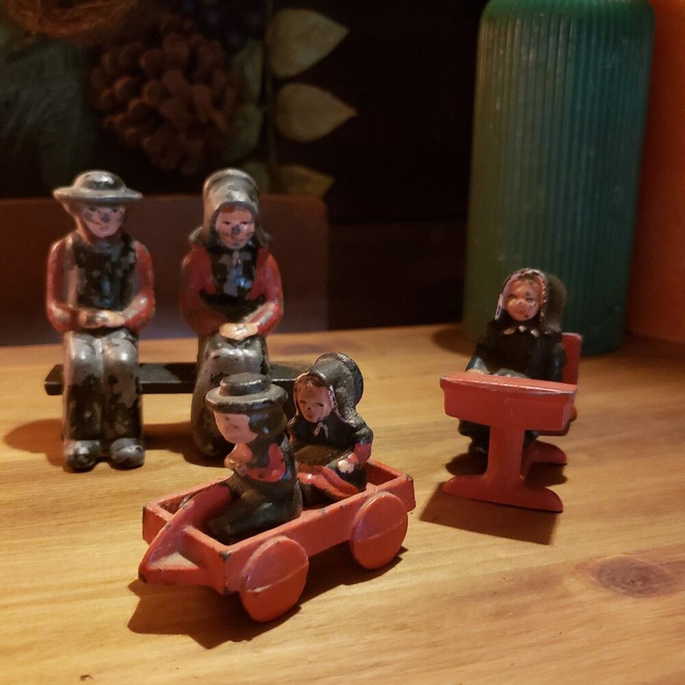 VTG Cast Iron Amish Mennonite Family Figurines School Church Yard (8 piece set) - Picture 2 of 10